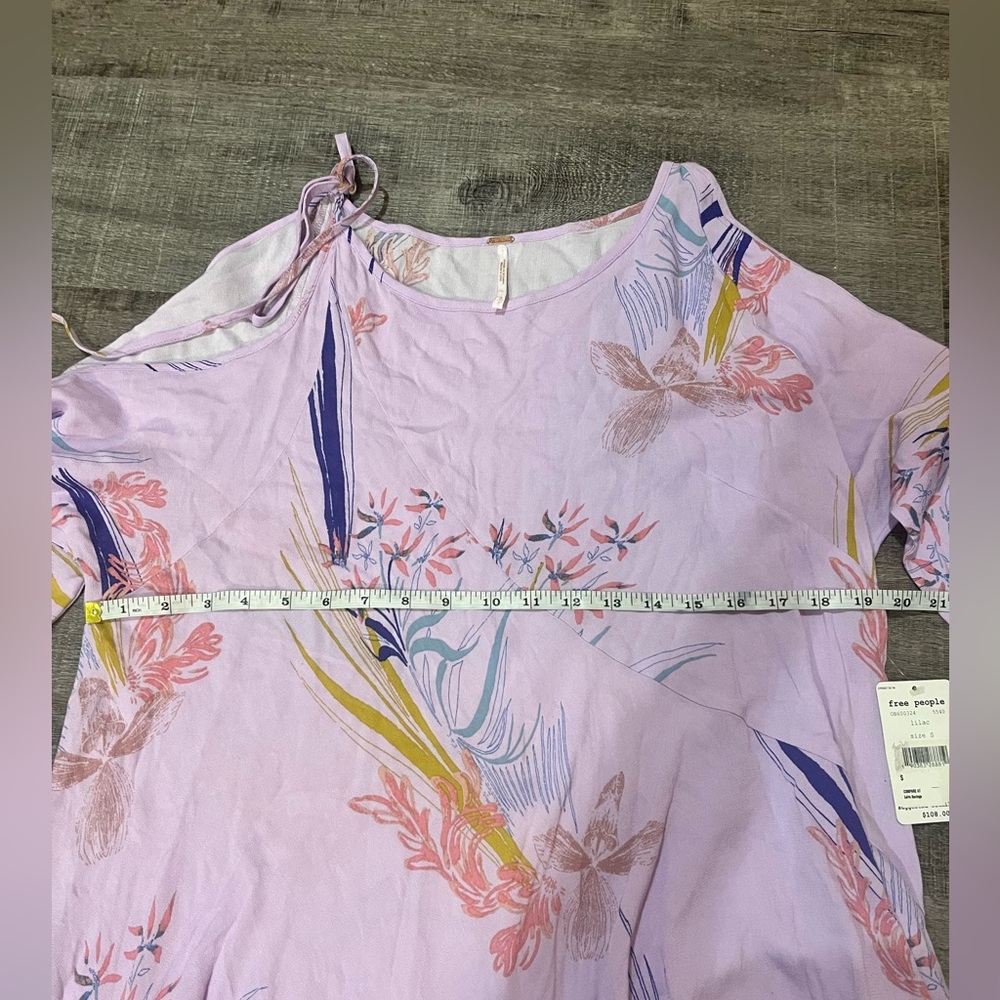 FREE PEOPLE Clear Skies Cold Shoulder Tunic in Lilac - Picture 8 of 9